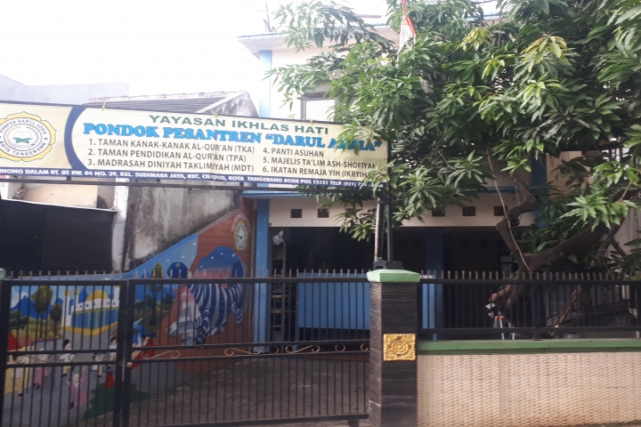 Foto Gedung Yayasan Ikhlas Hati